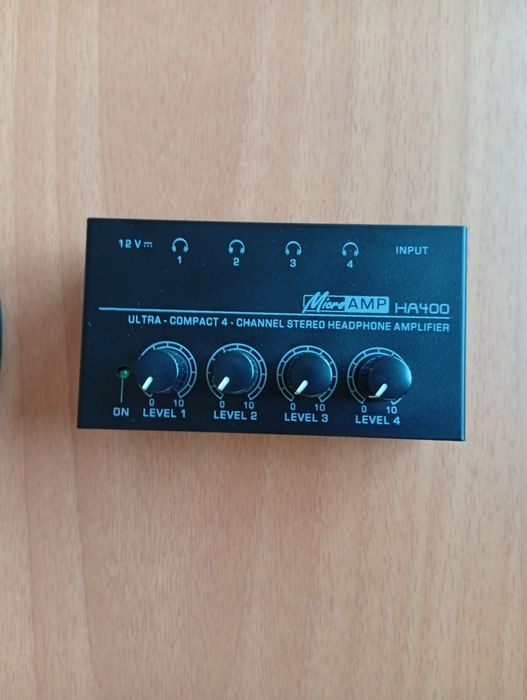 Amplificador fones 4 saídas Novo