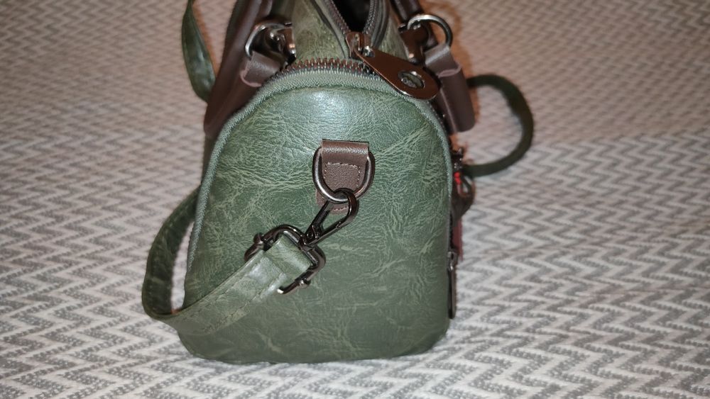 Жіноча сумочка через плече