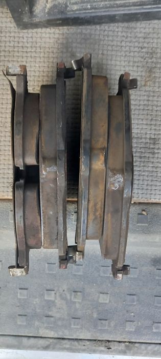 Продам тормозные колодки Caddy