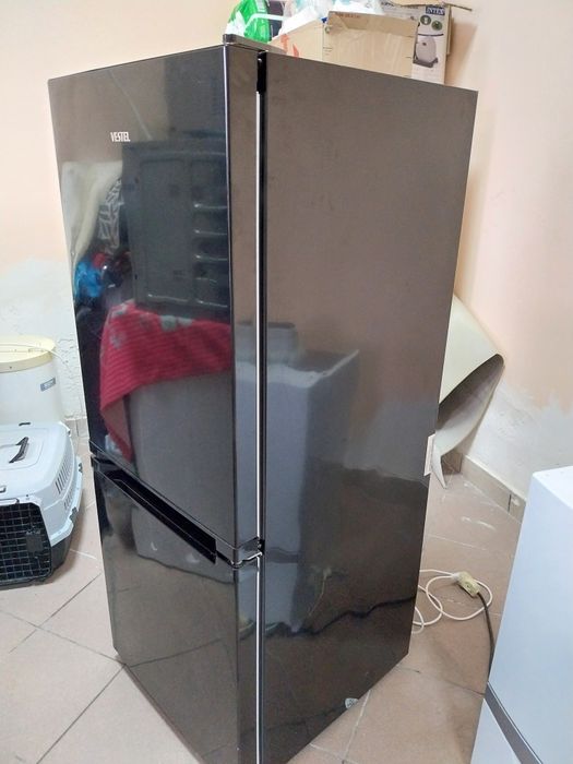 Холодильник морозильна камера