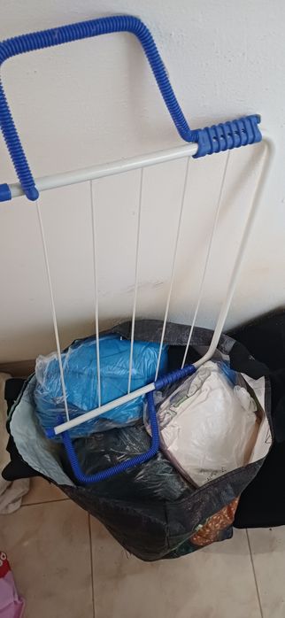 Estendal com suporte nunca usado