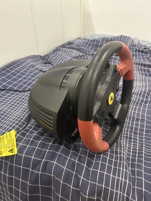 Volante e pedais ferrari T150 thrustmaster