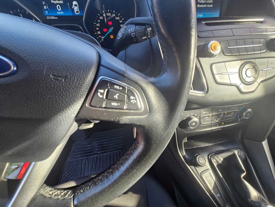 Auto osobowe ford focus