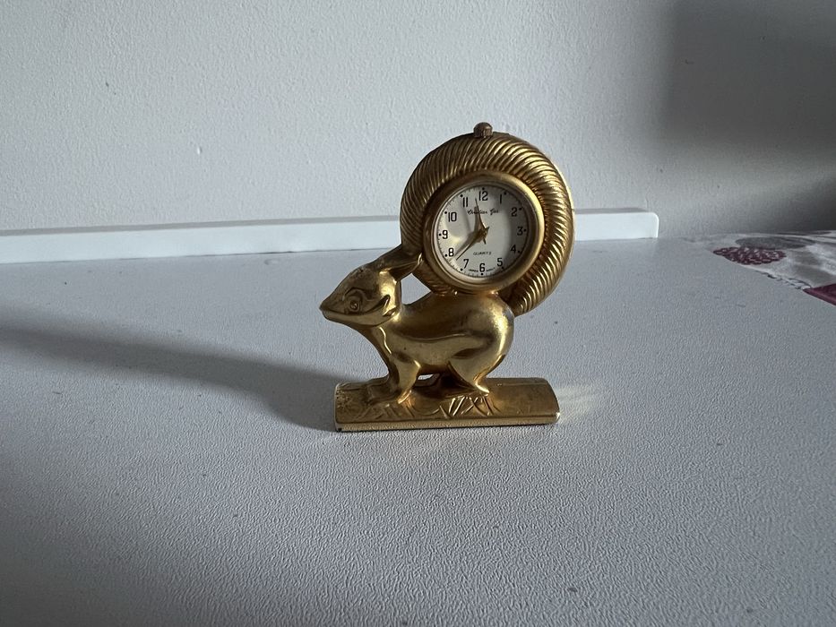 coleção de relogios miniatura de mesa