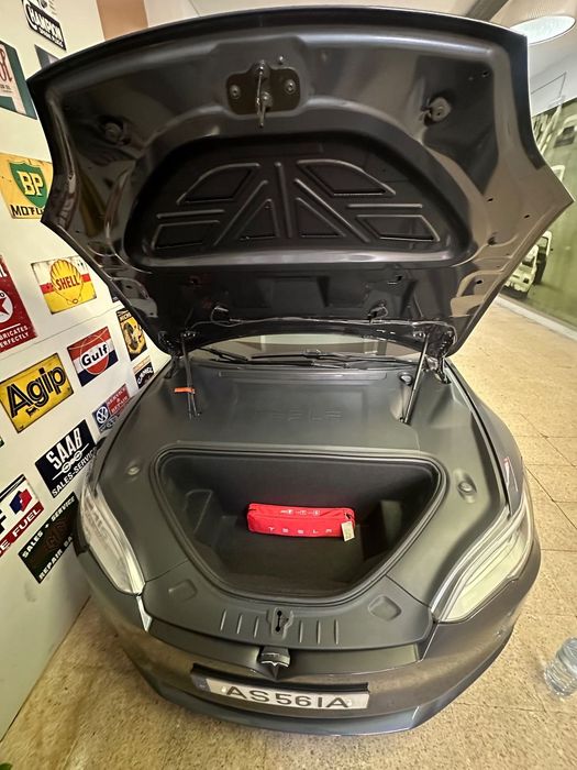 Tesla Model S Performance