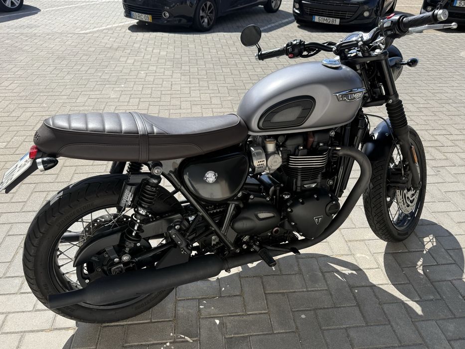 Triumph Bonneville T120 Black