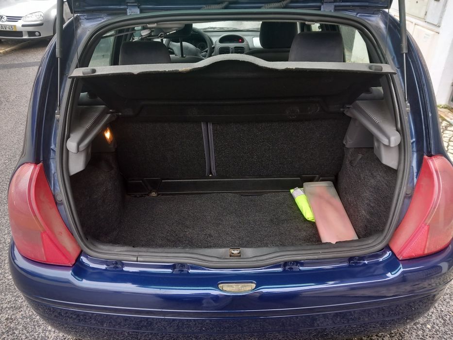 Renault clio 2001 apenas 153 mil kms impecavel