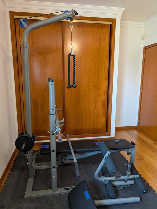 Banco musculação Domyos BM 530 e acessórios