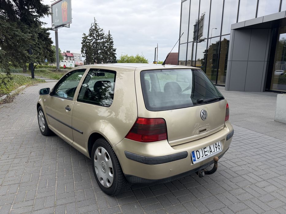 Volkswagen Golf 4 1.6 Benzyna Klima Super Stan