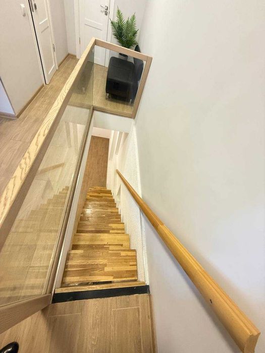 Продаж комерційного приміщення 76 кв.м. в р-ні Поділля - Слов'янка.