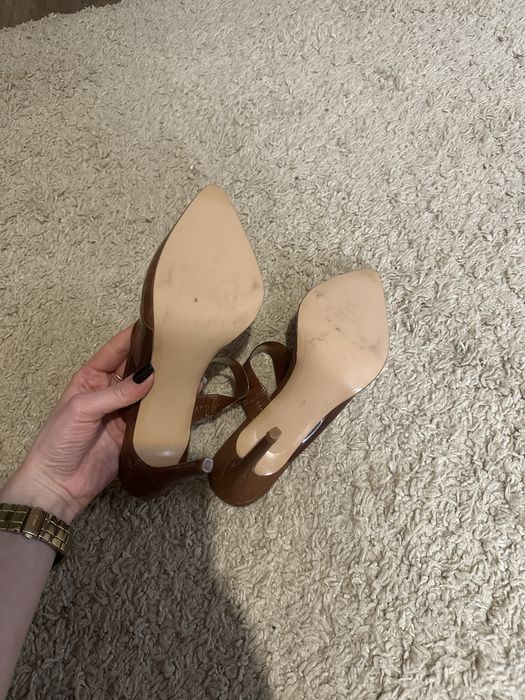 Buty na obcasie