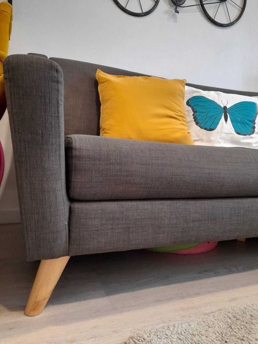 Sofá com linhas moderno