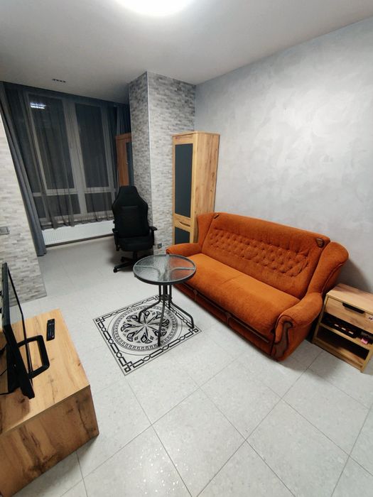 Здам в оренду  Квартиру 48кв.м, вул Карпатської  Січі 6б