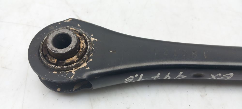 Braço de suspensão trás esquerdo KIA Ceed (CD)