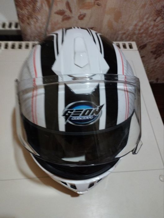 Продам шолом geon helmets