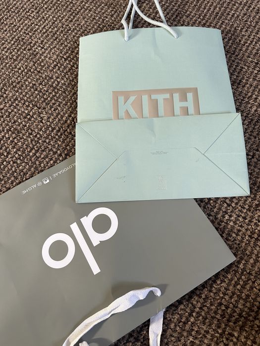 Пакети prada Feraggamo dior hermes Clarins Alo Kith kenzo cartier