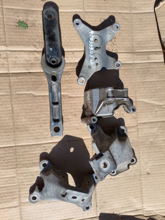 Кронштейн,опора Audi A6C6,Ауди А6С6