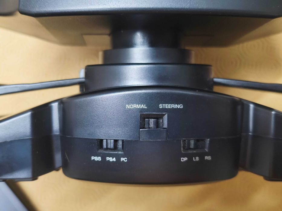 Volante com Pedais PS4 /PS5 /PC
