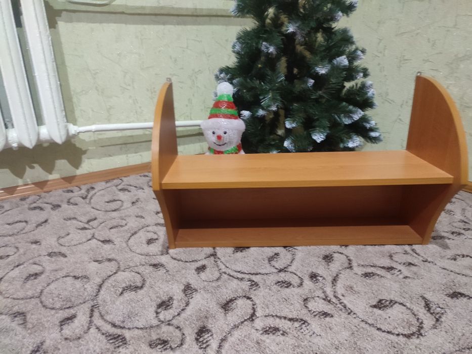 Продам полочку под книги