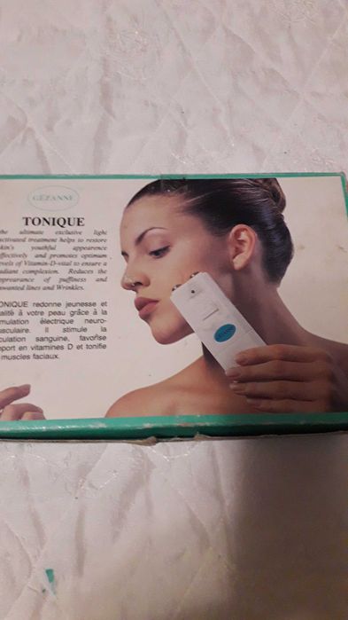 Електромасажер для лиця з гелем алоє вера