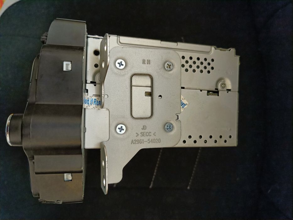 Продам магнитолу Road Rover на KIA CEED