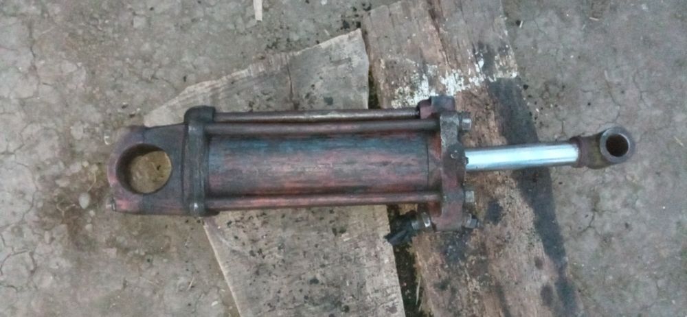 Продам гідроциліндр 125 на трактор або для преса.