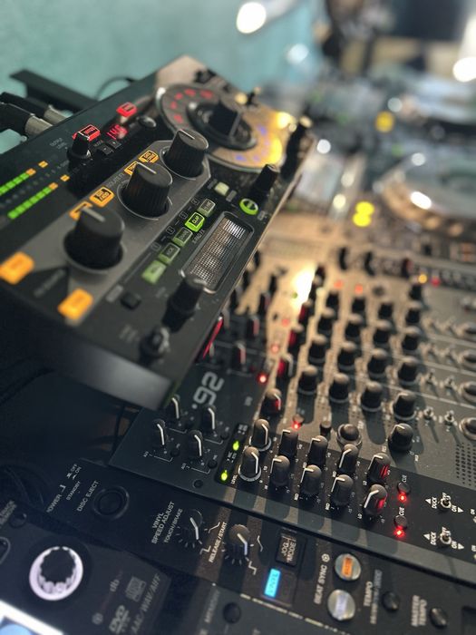 Alugo material de DJ