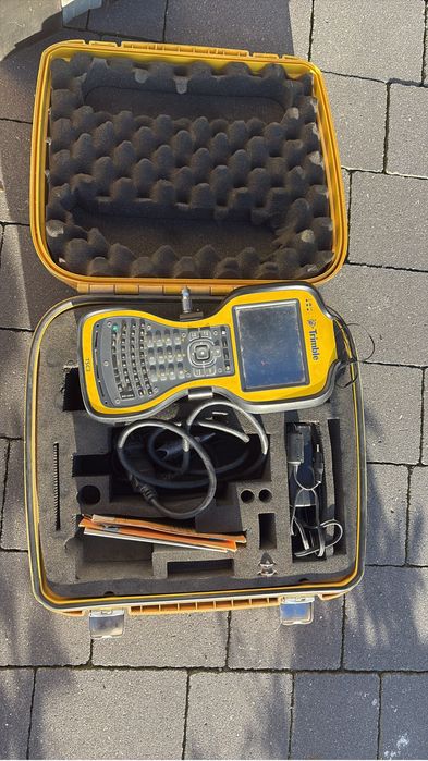 JCB 320T + Lemiesz MEKOS 240 + TRIMBLE | Zestaw NIWELACYJNY