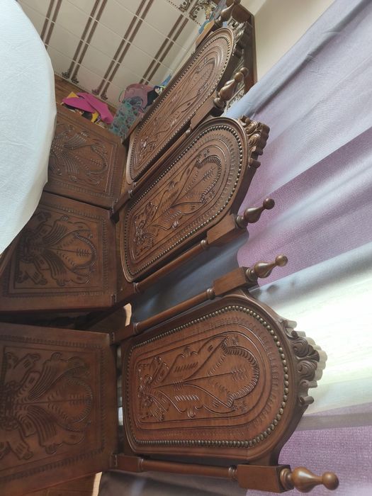Mesa e cadeiras madeira maciça