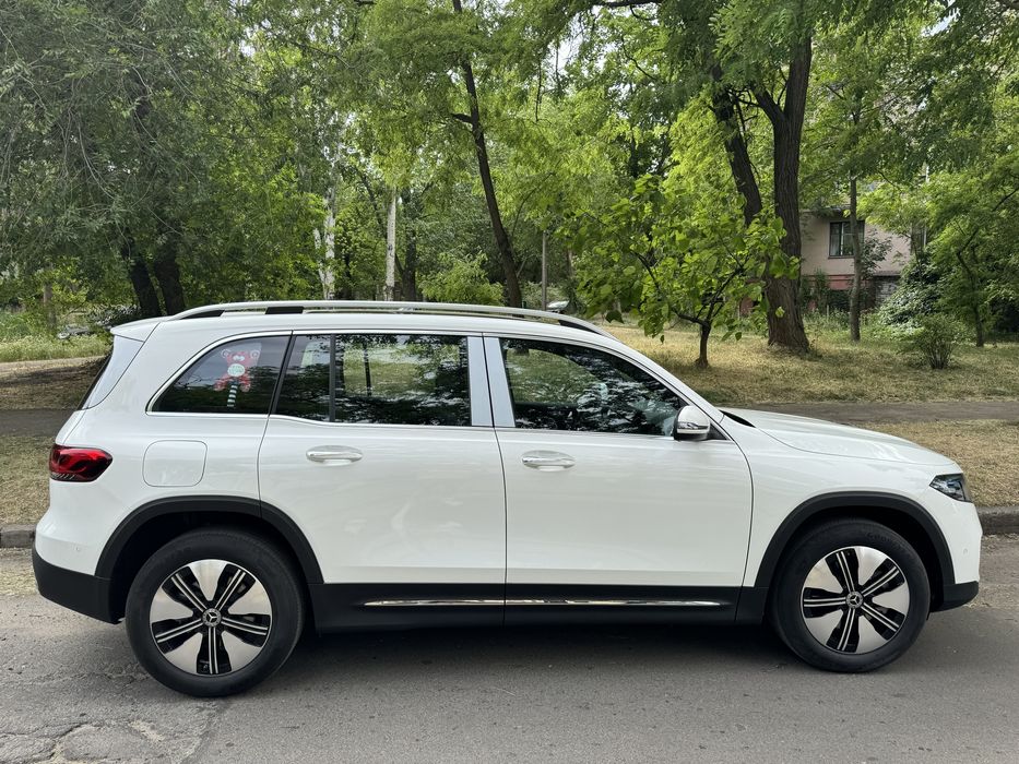 Свадебный кортеж, аренда авто с водителем.