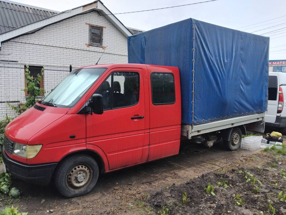 Мерседес 210 D ...