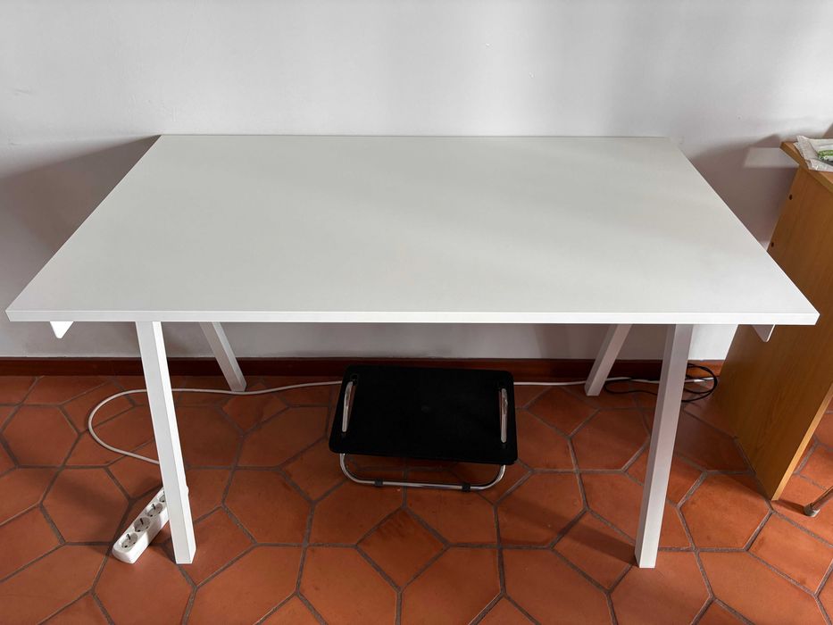 Secretária Trotten 120x70cm em excelente estado