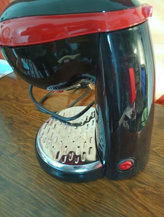 Maquina de café Filtro - Nova! - Compativel com cápsulas DolceGusto