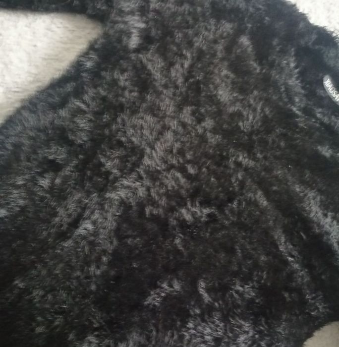 Czarny włochaty sweterek sweter damski moher włochacz r. Uni nowy