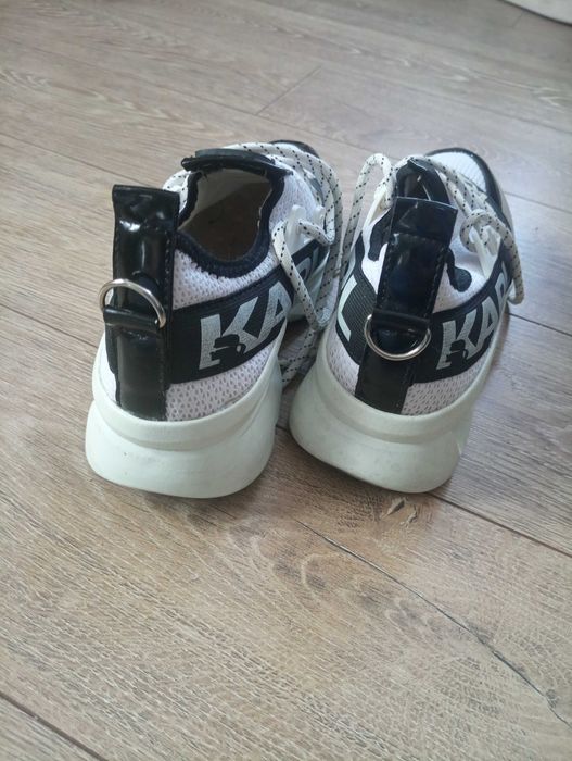 Buty sportowe damskie