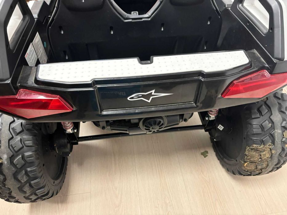 Auto elektryczne CLASH dla dzieci – duże, 2-osobowe, terenowe koła