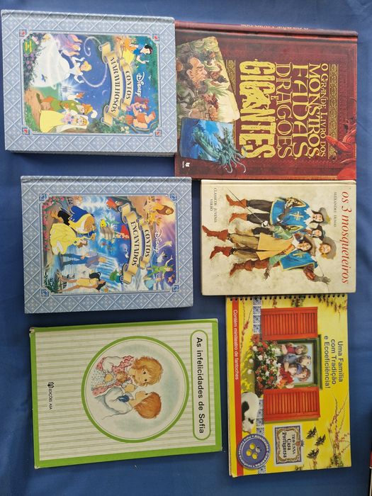 Livros usados de vários temas e idades