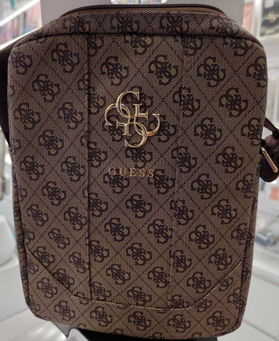 Bolsas de Marca Guess.