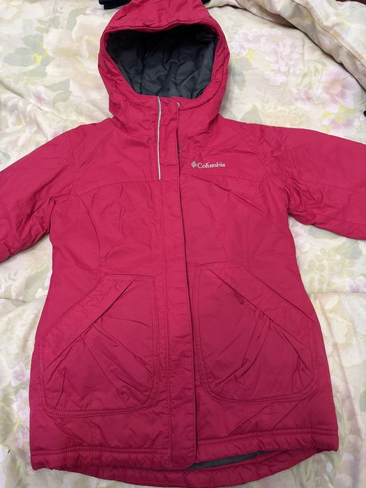 Пуховик Colambia, очень теплый и лекий, красивы цвет фуксия