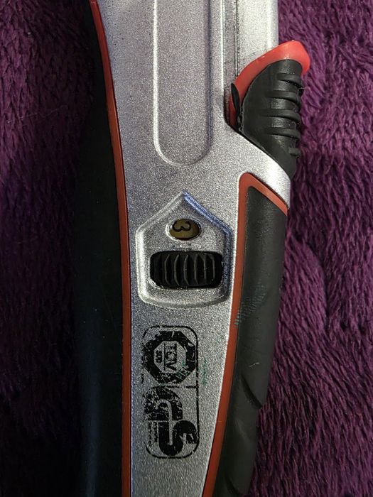 Nóż introligatorski nożyk do tapet Tapeciak  metalowy solidny