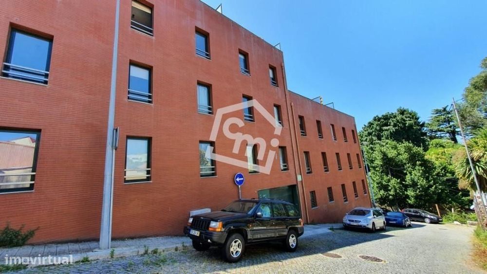 T0 com garagem para arrendamento em Paranhos