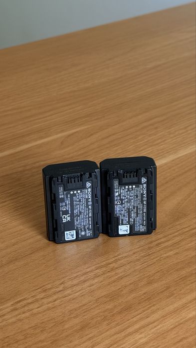 Sony FX30 com Lentes Sigma, Microfone e Baterias