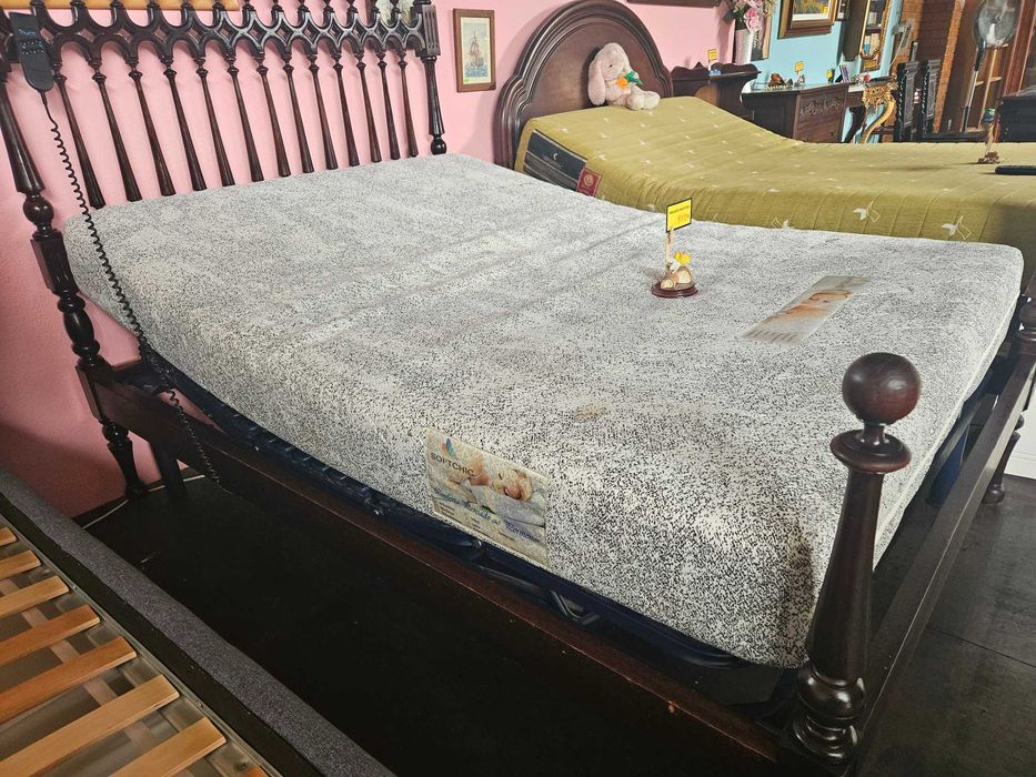 Cama com estrado electrico mais colchão - Muito bom estado geral