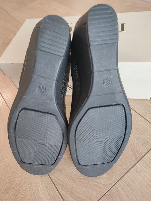 Buty skórzane 36 na koturnie