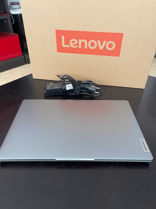 Portátil Lenovo IdeaPad Slim 3 15IAN8-538 15.6" Arctic Grey