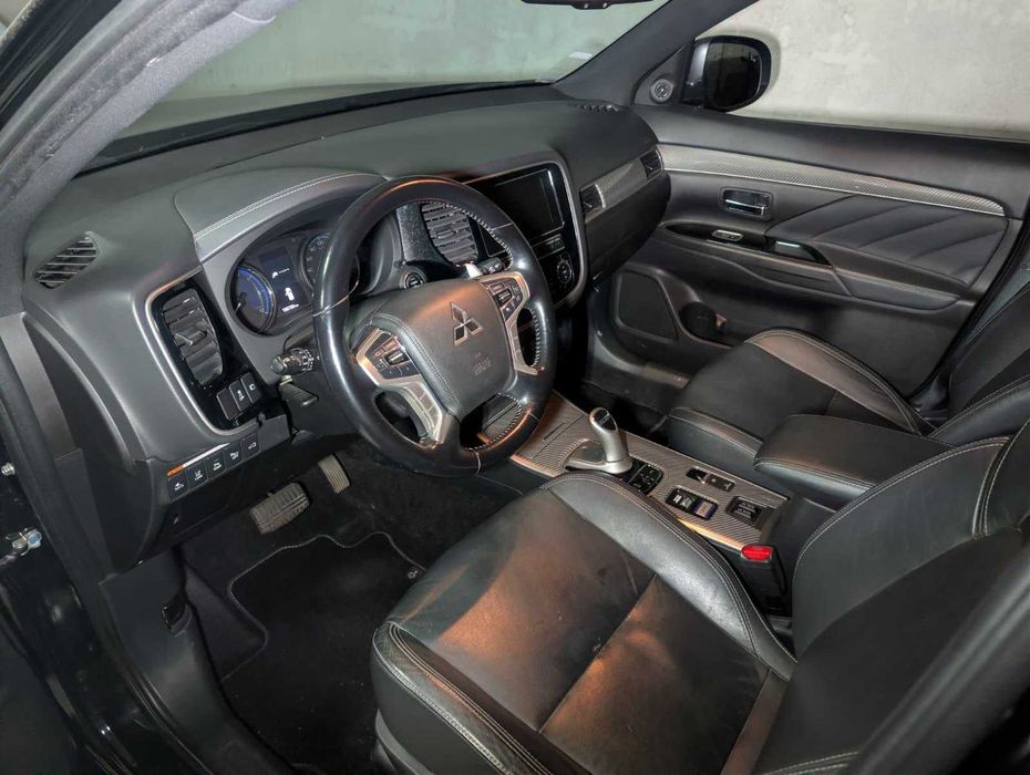 Mitsubishi Outlander PHEV 2.4 Instyle MY19 | Nacional | IVA Dedutível — photo 5