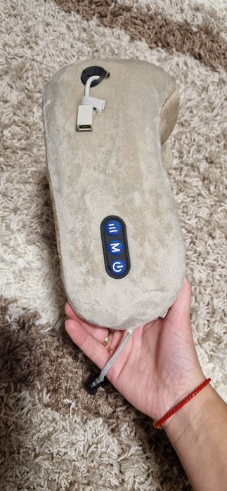 U-подібна масажна подушка для шиї