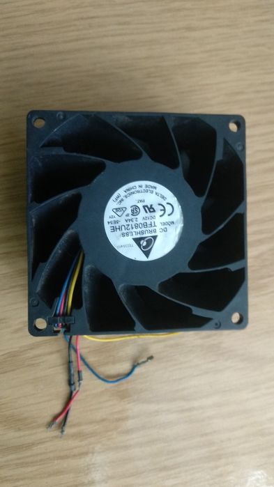 Кулер 80*80*38TFB0812UHE
Розмір 80×80×38 мм
Номінальна напруг