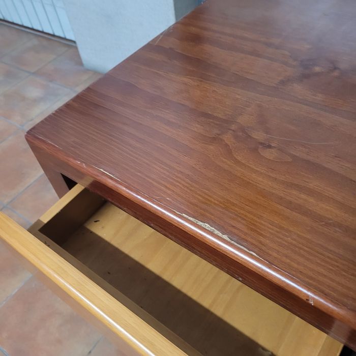 Mesa / Escreveninha com gavetas para despachar