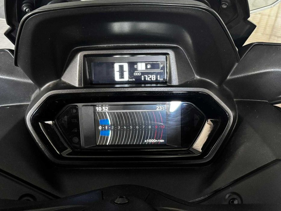 X-MAX 300 YAMAHA TECH MAX